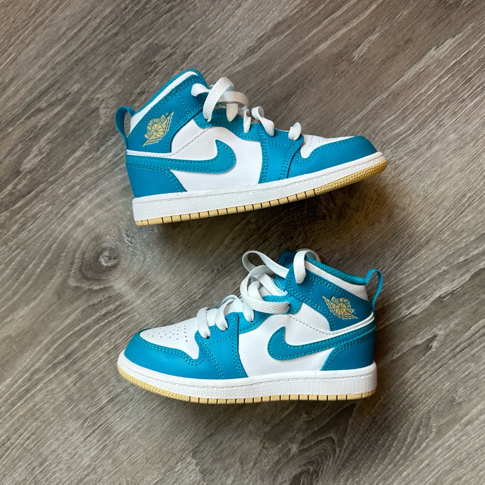 Jordan 1 Mid Little Kids’ Sneakers
